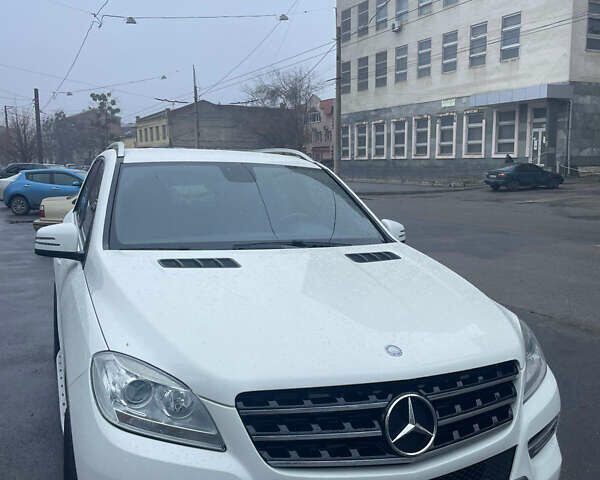 Білий Мерседес М-Клас, об'ємом двигуна 2.99 л та пробігом 165 тис. км за 20999 $, фото 44 на Automoto.ua