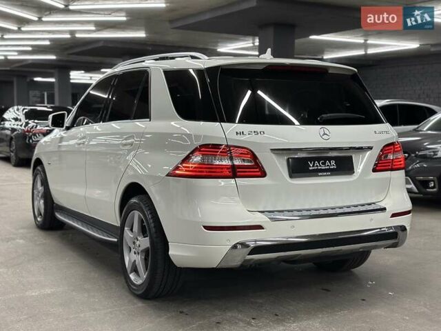 Білий Мерседес М-Клас, об'ємом двигуна 2.14 л та пробігом 183 тис. км за 22500 $, фото 3 на Automoto.ua