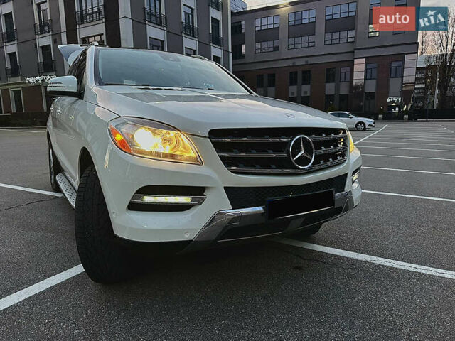 Білий Мерседес М-Клас, об'ємом двигуна 2.99 л та пробігом 257 тис. км за 21750 $, фото 7 на Automoto.ua