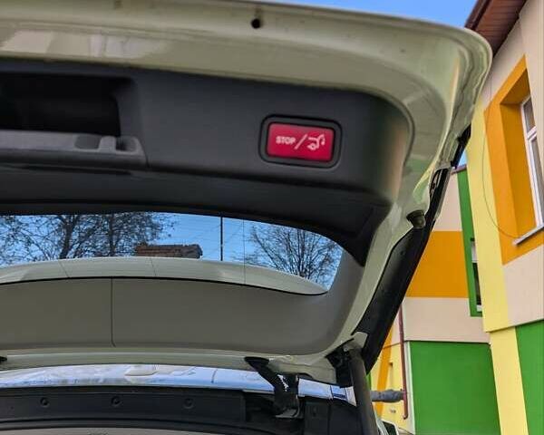 Белый Мерседес М-Класс, объемом двигателя 2.14 л и пробегом 200 тыс. км за 19800 $, фото 1 на Automoto.ua