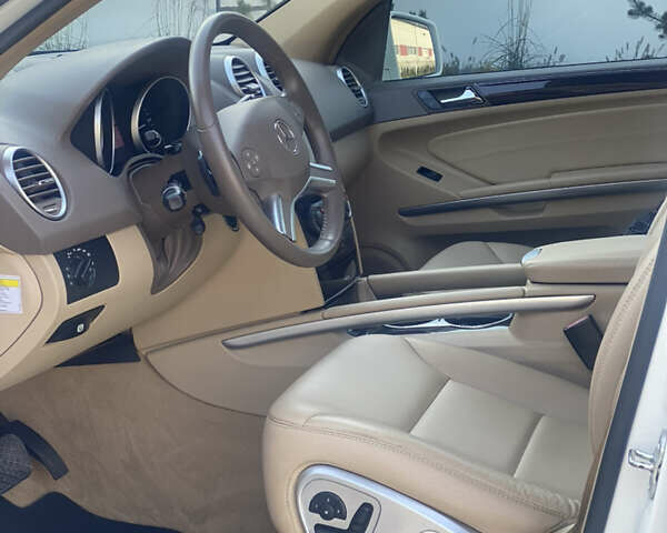 Білий Мерседес М-Клас, об'ємом двигуна 3 л та пробігом 144 тис. км за 14999 $, фото 13 на Automoto.ua