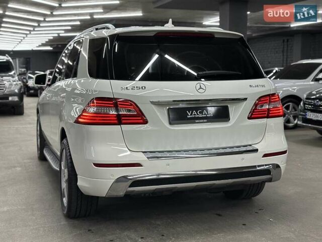 Білий Мерседес М-Клас, об'ємом двигуна 2.14 л та пробігом 183 тис. км за 22500 $, фото 4 на Automoto.ua