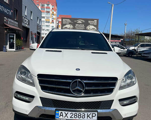 Белый Мерседес М-Класс, объемом двигателя 2.99 л и пробегом 165 тыс. км за 20999 $, фото 1 на Automoto.ua