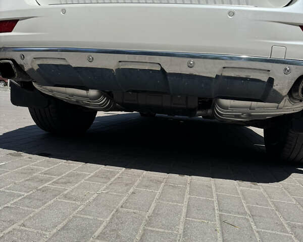 Білий Мерседес М-Клас, об'ємом двигуна 3 л та пробігом 270 тис. км за 18500 $, фото 5 на Automoto.ua