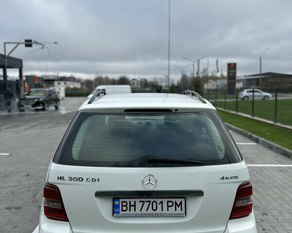 Білий Мерседес М-Клас, об'ємом двигуна 2.99 л та пробігом 185 тис. км за 18500 $, фото 3 на Automoto.ua