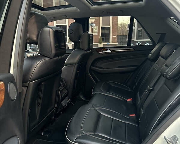 Білий Мерседес М-Клас, об'ємом двигуна 2.99 л та пробігом 257 тис. км за 21750 $, фото 17 на Automoto.ua