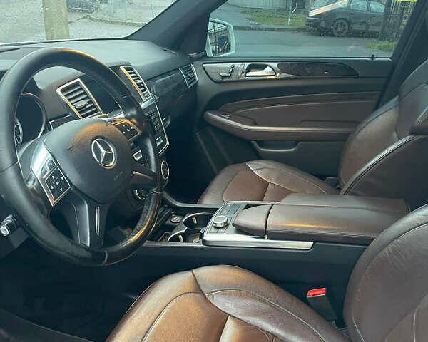 Белый Мерседес М-Класс, объемом двигателя 2.99 л и пробегом 165 тыс. км за 19900 $, фото 71 на Automoto.ua