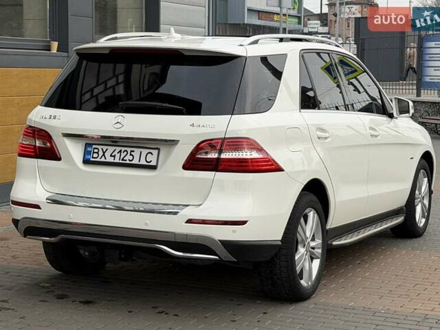 Белый Мерседес М-Класс, объемом двигателя 3.5 л и пробегом 196 тыс. км за 21500 $, фото 20 на Automoto.ua