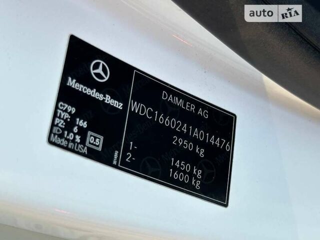 Белый Мерседес М-Класс, объемом двигателя 3 л и пробегом 235 тыс. км за 25500 $, фото 27 на Automoto.ua