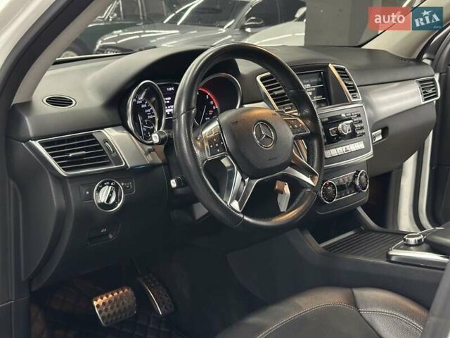 Білий Мерседес М-Клас, об'ємом двигуна 2.14 л та пробігом 183 тис. км за 22500 $, фото 18 на Automoto.ua