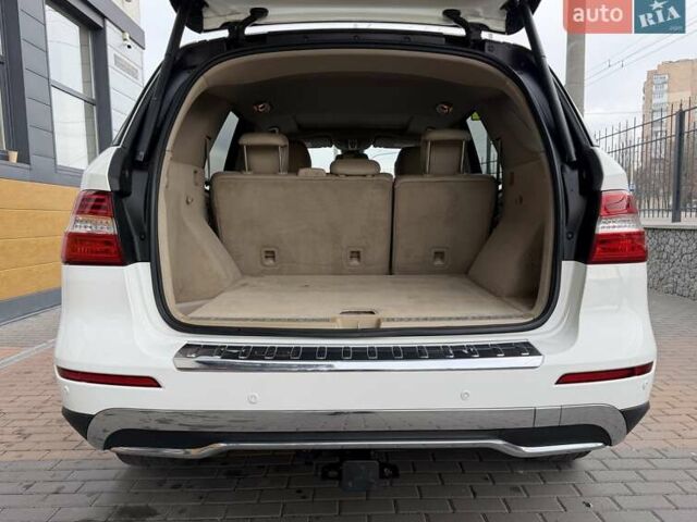 Белый Мерседес М-Класс, объемом двигателя 3.5 л и пробегом 196 тыс. км за 21500 $, фото 53 на Automoto.ua