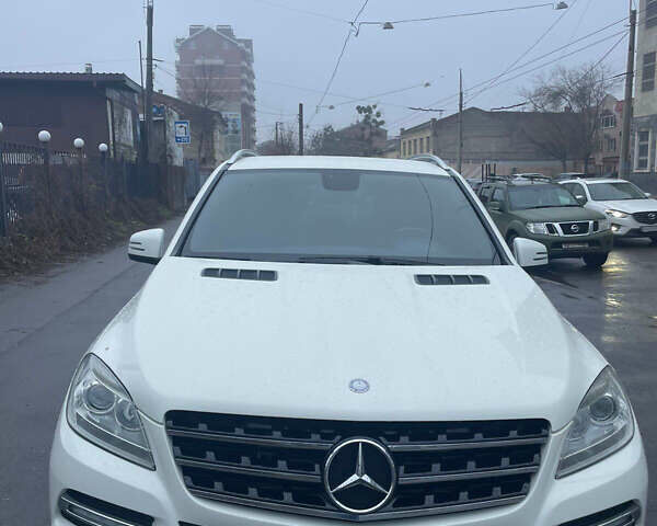 Білий Мерседес М-Клас, об'ємом двигуна 2.99 л та пробігом 165 тис. км за 20999 $, фото 5 на Automoto.ua