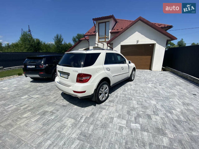 Белый Мерседес М-Класс, объемом двигателя 3 л и пробегом 211 тыс. км за 15600 $, фото 7 на Automoto.ua