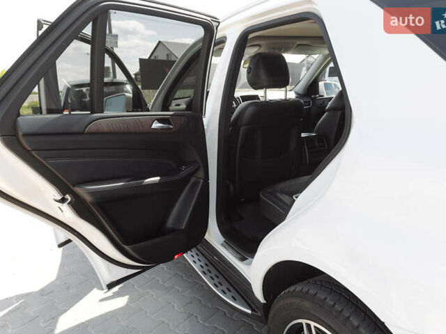 Белый Мерседес М-Класс, объемом двигателя 2.99 л и пробегом 193 тыс. км за 23000 $, фото 9 на Automoto.ua