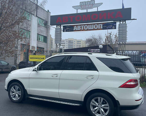 Білий Мерседес М-Клас, об'ємом двигуна 2.99 л та пробігом 165 тис. км за 20999 $, фото 4 на Automoto.ua