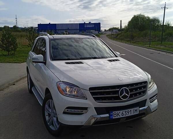 Белый Мерседес М-Класс, объемом двигателя 3 л и пробегом 240 тыс. км за 19200 $, фото 19 на Automoto.ua