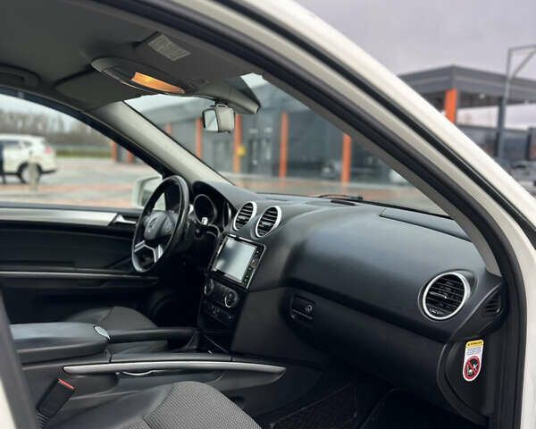 Білий Мерседес М-Клас, об'ємом двигуна 2.99 л та пробігом 185 тис. км за 18500 $, фото 10 на Automoto.ua