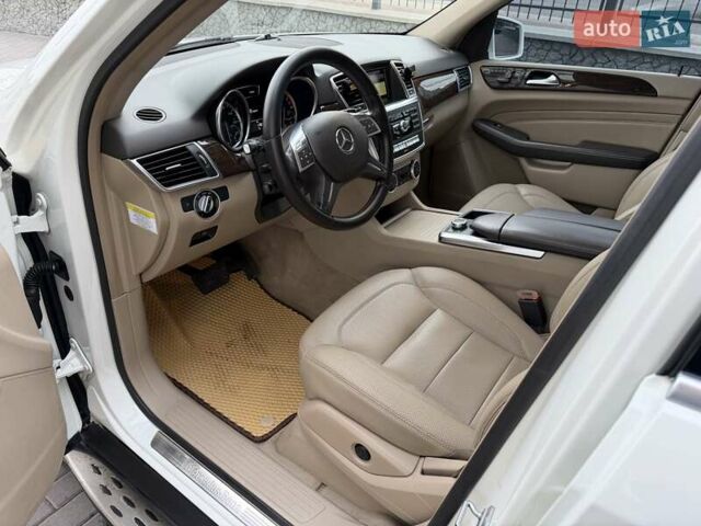 Белый Мерседес М-Класс, объемом двигателя 3.5 л и пробегом 196 тыс. км за 21500 $, фото 31 на Automoto.ua