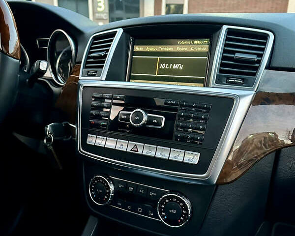 Білий Мерседес М-Клас, об'ємом двигуна 2.99 л та пробігом 257 тис. км за 21750 $, фото 30 на Automoto.ua