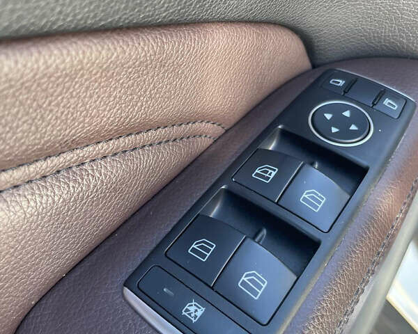 Белый Мерседес М-Класс, объемом двигателя 2.99 л и пробегом 165 тыс. км за 19900 $, фото 83 на Automoto.ua