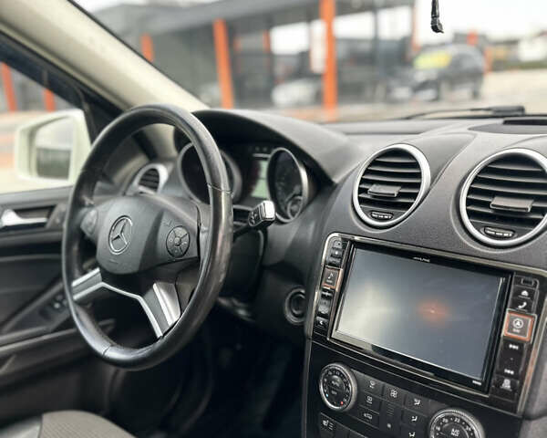 Білий Мерседес М-Клас, об'ємом двигуна 2.99 л та пробігом 185 тис. км за 18500 $, фото 11 на Automoto.ua