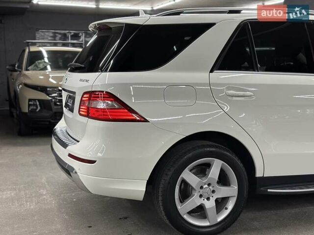 Білий Мерседес М-Клас, об'ємом двигуна 2.14 л та пробігом 183 тис. км за 22500 $, фото 8 на Automoto.ua