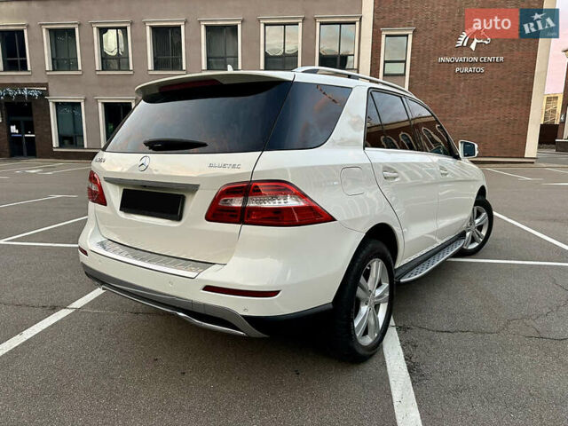 Білий Мерседес М-Клас, об'ємом двигуна 2.99 л та пробігом 257 тис. км за 21750 $, фото 4 на Automoto.ua