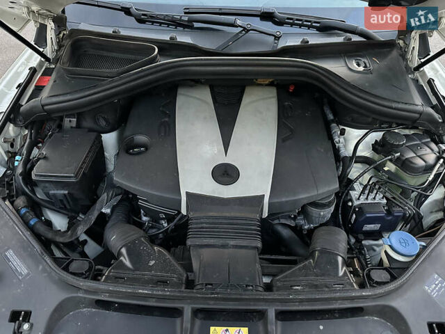 Білий Мерседес М-Клас, об'ємом двигуна 2.99 л та пробігом 257 тис. км за 21750 $, фото 27 на Automoto.ua