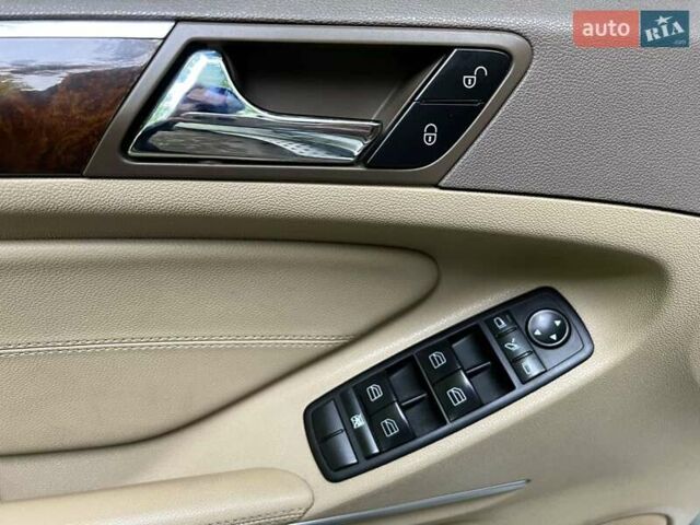 Белый Мерседес М-Класс, объемом двигателя 3.5 л и пробегом 165 тыс. км за 13500 $, фото 18 на Automoto.ua