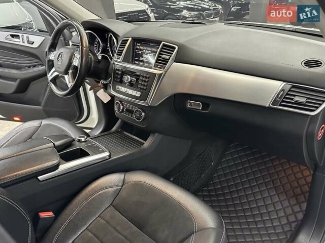 Білий Мерседес М-Клас, об'ємом двигуна 2.14 л та пробігом 183 тис. км за 22500 $, фото 26 на Automoto.ua