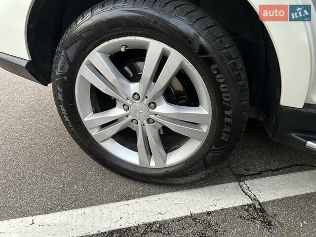 Білий Мерседес М-Клас, об'ємом двигуна 2.99 л та пробігом 257 тис. км за 21750 $, фото 32 на Automoto.ua