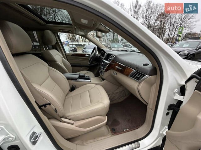 Білий Мерседес М-Клас, об'ємом двигуна 4.66 л та пробігом 160 тис. км за 17900 $, фото 23 на Automoto.ua