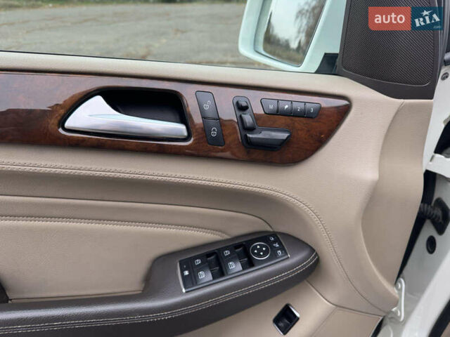 Белый Мерседес М-Класс, объемом двигателя 2.99 л и пробегом 222 тыс. км за 22700 $, фото 11 на Automoto.ua