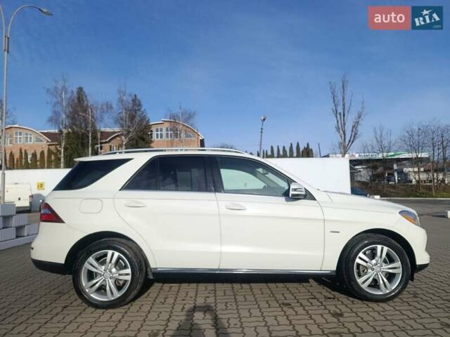 Белый Мерседес М-Класс, объемом двигателя 2.99 л и пробегом 198 тыс. км за 21800 $, фото 19 на Automoto.ua