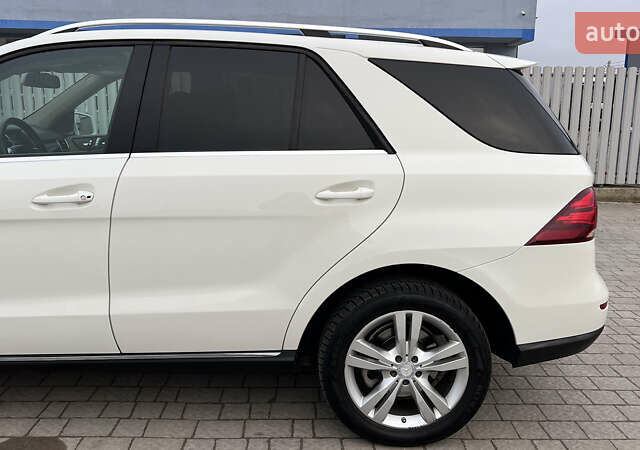 Білий Мерседес М-Клас, об'ємом двигуна 2.99 л та пробігом 194 тис. км за 22500 $, фото 5 на Automoto.ua