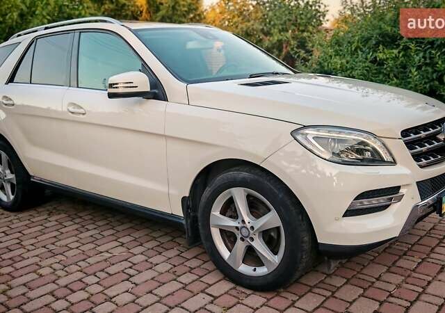 Мерседес М-Класс 2012 в Киеве на Automoto.ua Белый Мерседес М-Класс, объемом двигателя 2.14 л и пробегом 140 тыс. км за 24900 $, фото 5 на Automoto.ua