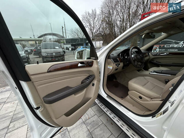 Білий Мерседес М-Клас, об'ємом двигуна 4.66 л та пробігом 160 тис. км за 17900 $, фото 14 на Automoto.ua