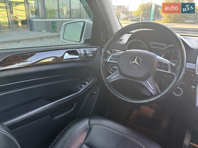 Мерседес М-Класс 2012 в Нововолынск на Automoto.ua Белый Мерседес М-Класс, объемом двигателя 3.5 л и пробегом 195 тыс. км за 20000 $, фото 18 на Automoto.ua