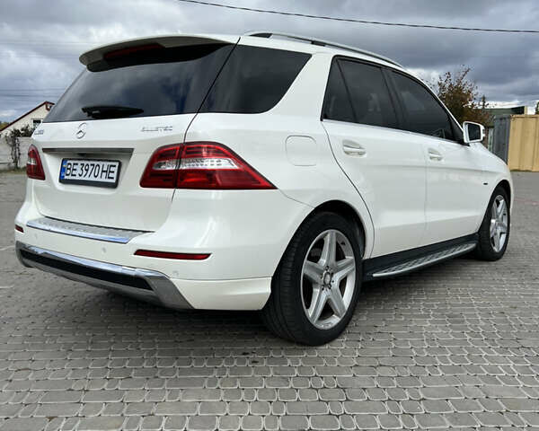 Мерседес М-Класс 2012 в Первомайск на Automoto.ua Белый Мерседес М-Класс, объемом двигателя 3 л и пробегом 220 тыс. км за 22888 $, фото 4 на Automoto.ua