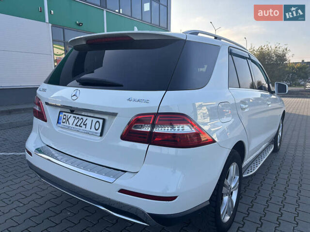 Мерседес М-Класс 2012 в Нововолынск на Automoto.ua Белый Мерседес М-Класс, объемом двигателя 3.5 л и пробегом 195 тыс. км за 20000 $, фото 11 на Automoto.ua