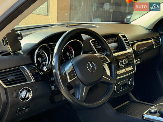 Білий Мерседес М-Клас, об'ємом двигуна 2.99 л та пробігом 261 тис. км за 20900 $, фото 18 на Automoto.ua