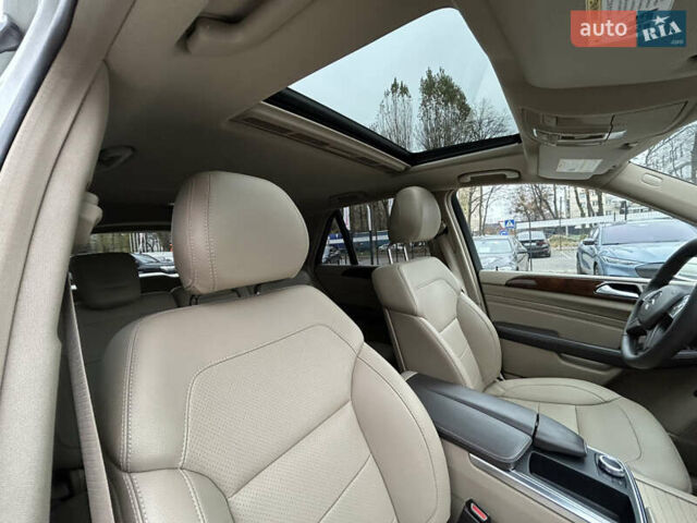 Білий Мерседес М-Клас, об'ємом двигуна 4.66 л та пробігом 160 тис. км за 17900 $, фото 25 на Automoto.ua