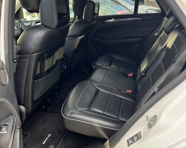 Білий Мерседес М-Клас, об'ємом двигуна 3.5 л та пробігом 142 тис. км за 17700 $, фото 9 на Automoto.ua