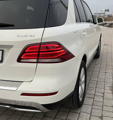 Білий Мерседес М-Клас, об'ємом двигуна 2.99 л та пробігом 194 тис. км за 22500 $, фото 10 на Automoto.ua