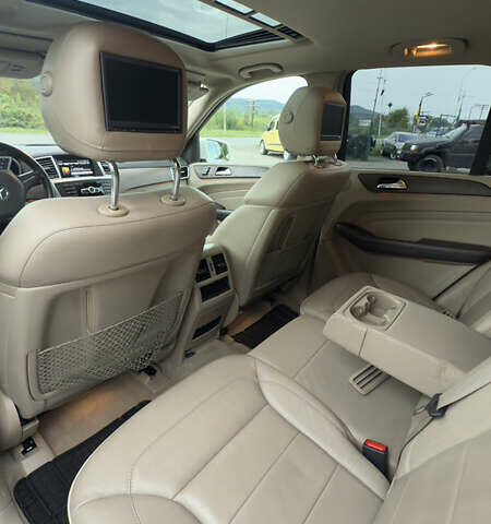 Белый Мерседес М-Класс, объемом двигателя 2.99 л и пробегом 281 тыс. км за 18550 $, фото 8 на Automoto.ua