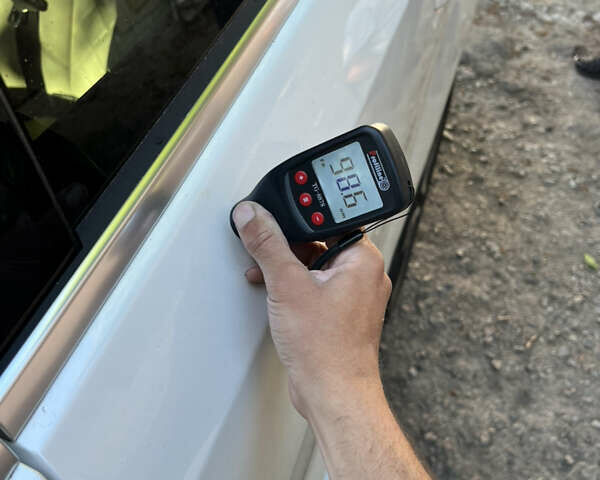 Белый Мерседес М-Класс, объемом двигателя 3 л и пробегом 139 тыс. км за 23999 $, фото 83 на Automoto.ua