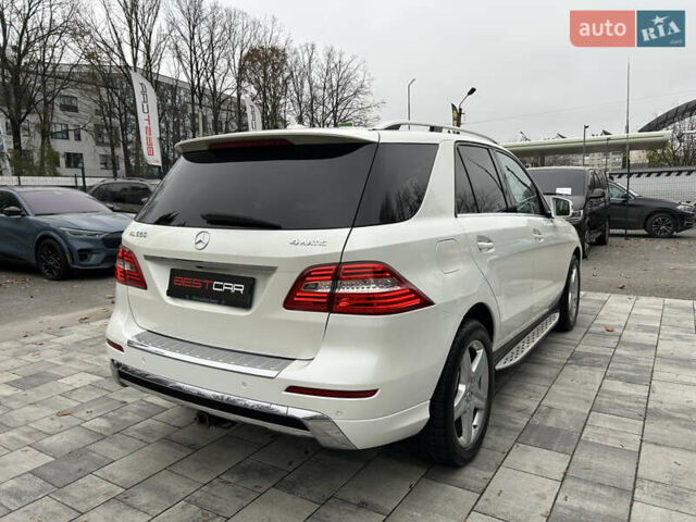 Білий Мерседес М-Клас, об'ємом двигуна 4.66 л та пробігом 160 тис. км за 17900 $, фото 9 на Automoto.ua
