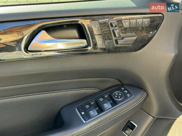 Білий Мерседес М-Клас, об'ємом двигуна 2.99 л та пробігом 261 тис. км за 20900 $, фото 37 на Automoto.ua