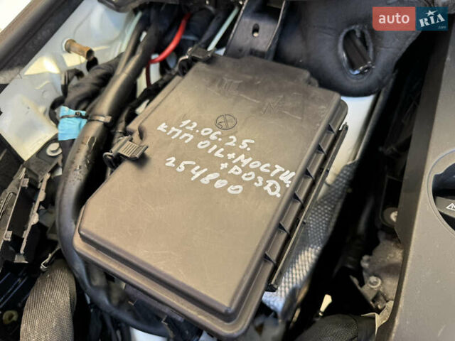 Білий Мерседес М-Клас, об'ємом двигуна 2.99 л та пробігом 261 тис. км за 20900 $, фото 48 на Automoto.ua