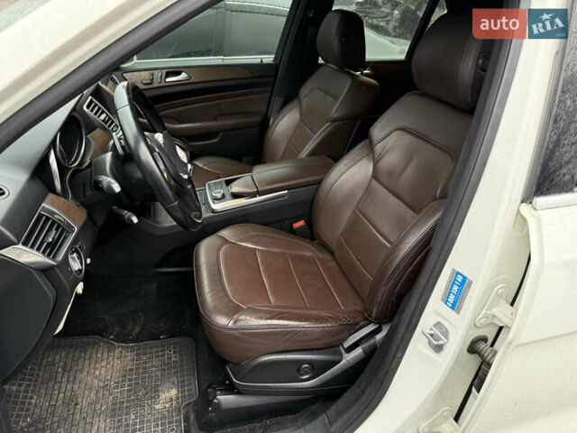Белый Мерседес М-Класс, объемом двигателя 2.14 л и пробегом 146 тыс. км за 11200 $, фото 8 на Automoto.ua
